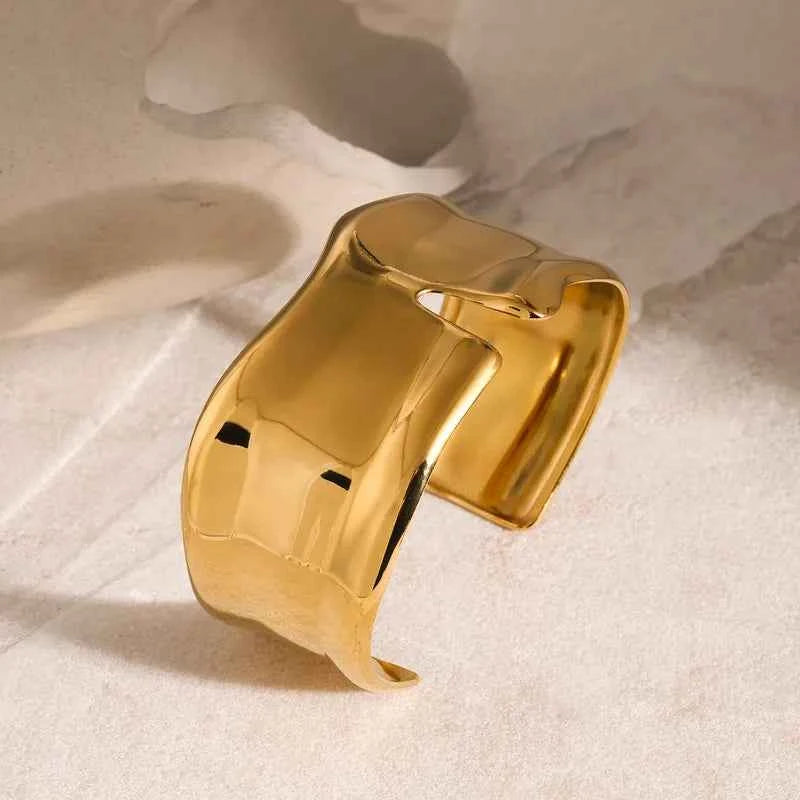 Bold Grace 18K Gold Plated Sora Cuff