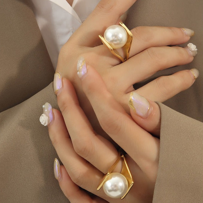 Pearl Luxe 18K gold Plated Statement Ring - AmoreNmore