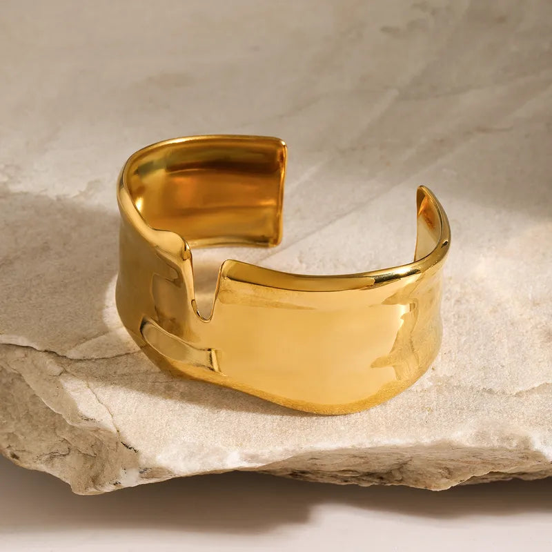 IG-Style-Exaggerated-Round-Solid-Color-304-Stainless-Steel-18K-Gold-Plated-Bangle-In-Bulk-1_jpg.webp