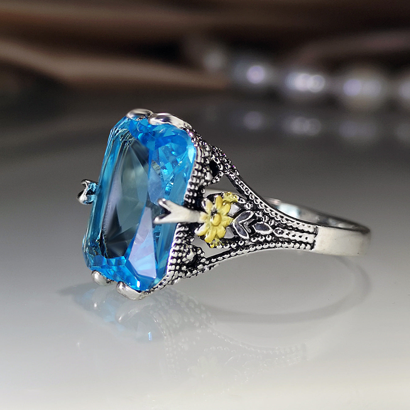 Azure Blossom Vintagelook 925 Silver Plated Ring