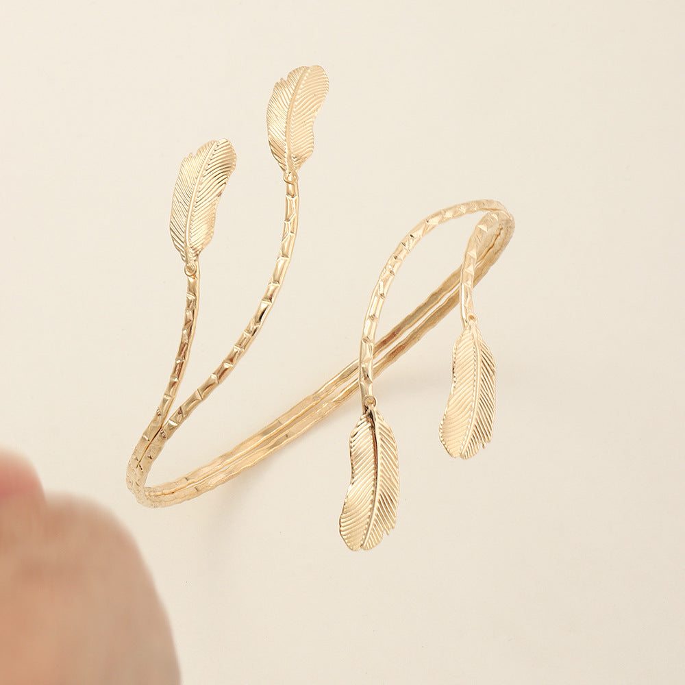 Elysian Spiral Arm Cuff